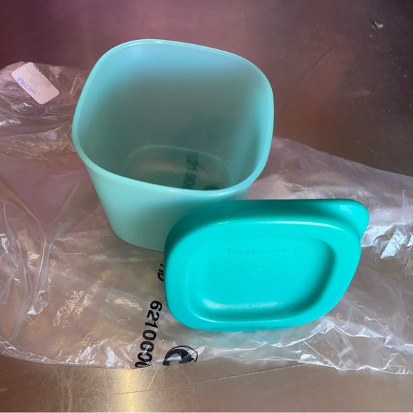 Tupperware Mini Container - Picture 2 of 3